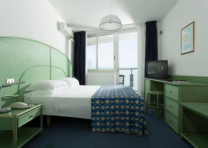 斯皮纳里酒店 3*