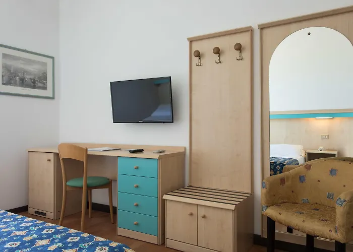 斯皮纳里酒店 3* 利多迪迪耶索洛