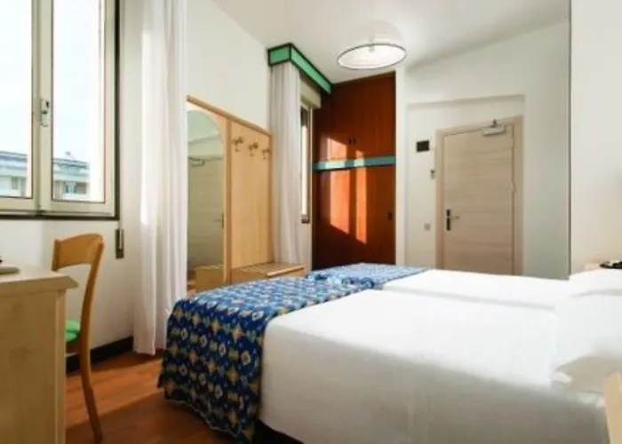 斯皮纳里酒店 3*