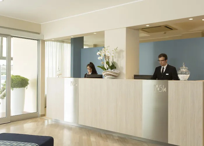 斯皮纳里酒店 3*